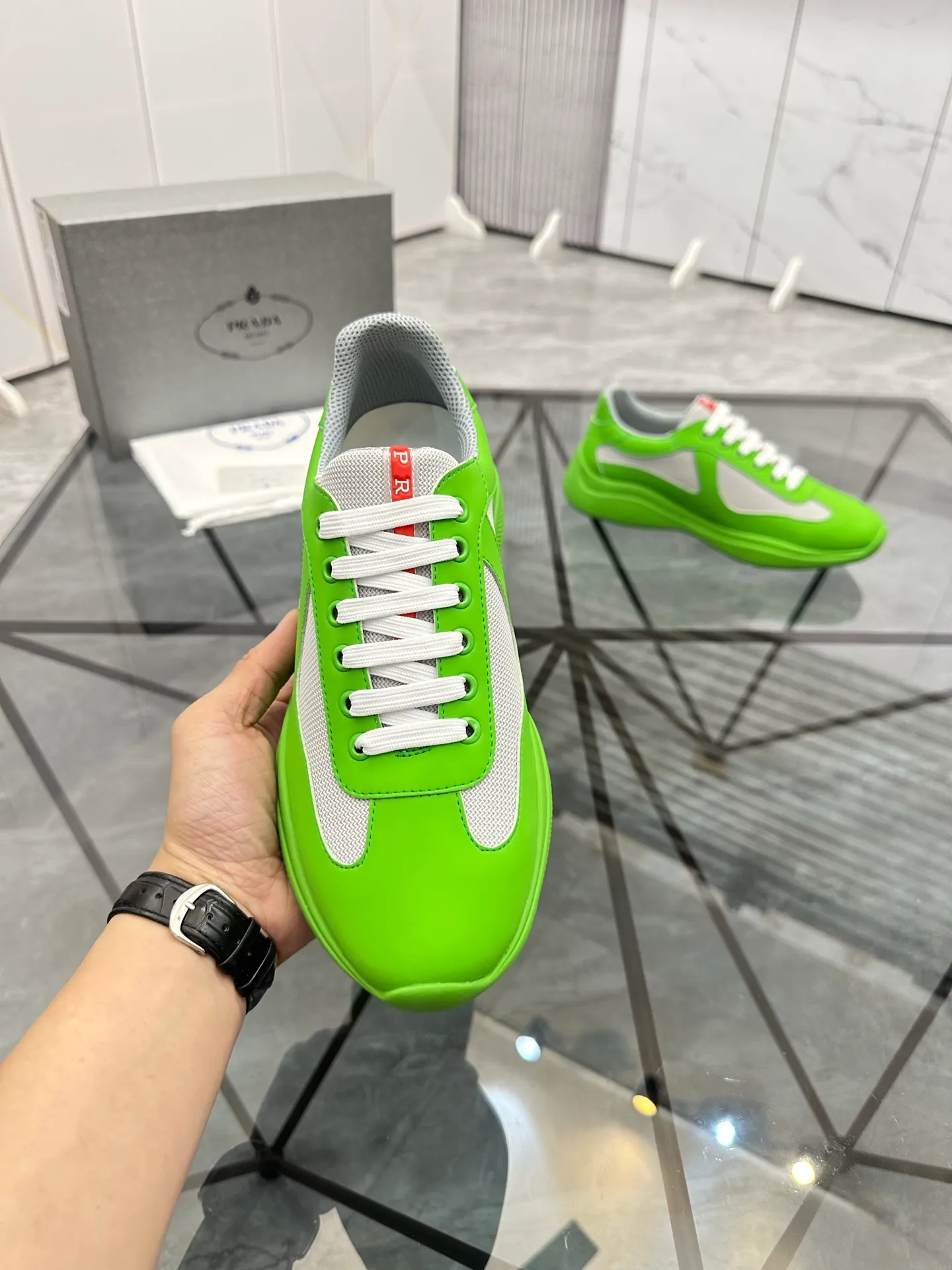 Men's shoes: 💰P360¥ Product trademark: Prada *"Prada*" low-top casual shoes Regular size: 35-47 (can be customized to 48) couple style Product materials: imported silk leather upper, breathable lining, original outsole. Number: 943